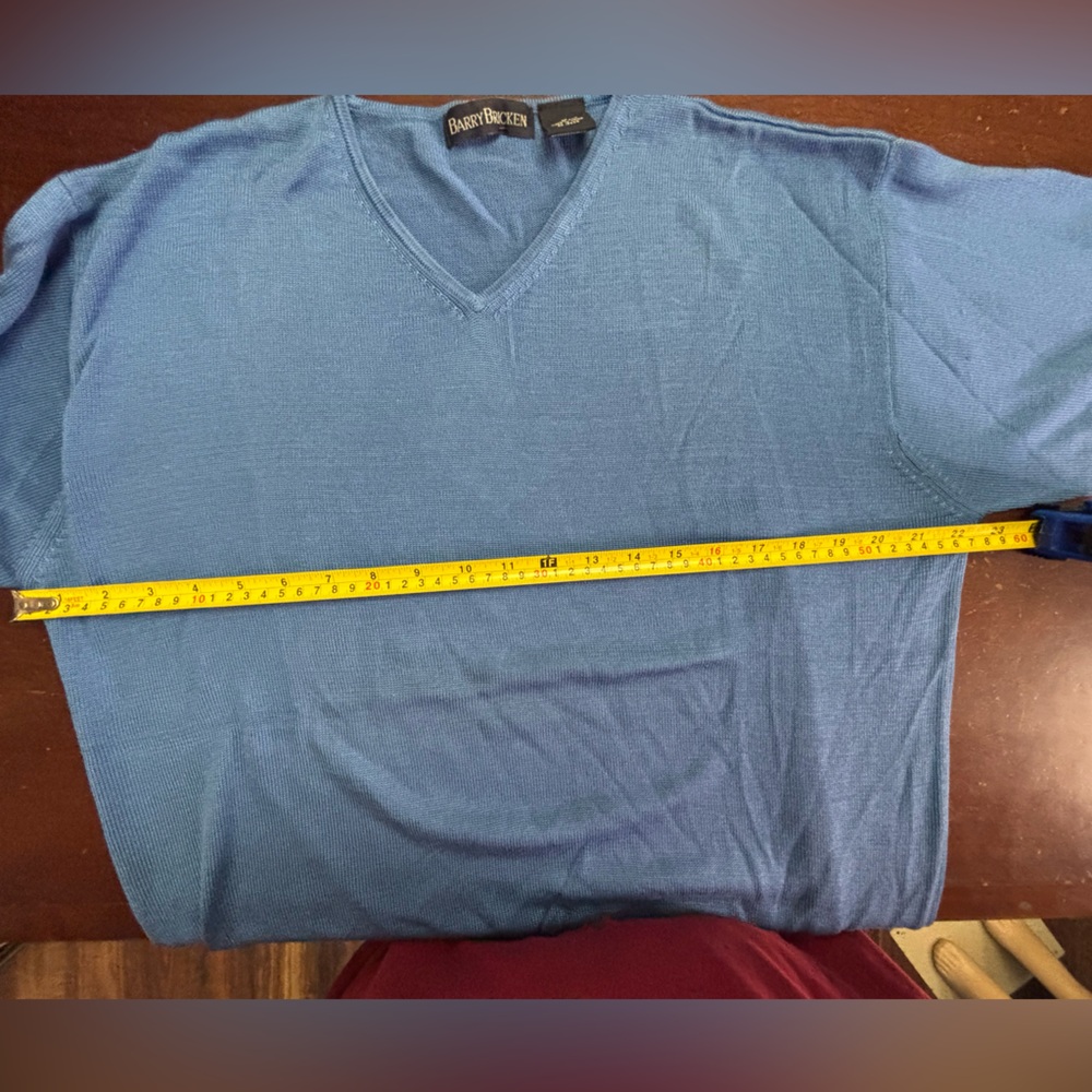 Men's‎ Barry Bricken Blue Sweater Medium 100% silk soft v neck preppy classy